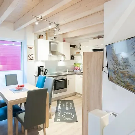 Дом отдыха Seepark Seehund 2 *